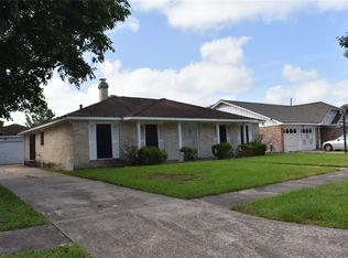 10427 Huntington Wood Dr, Houston, TX 77099