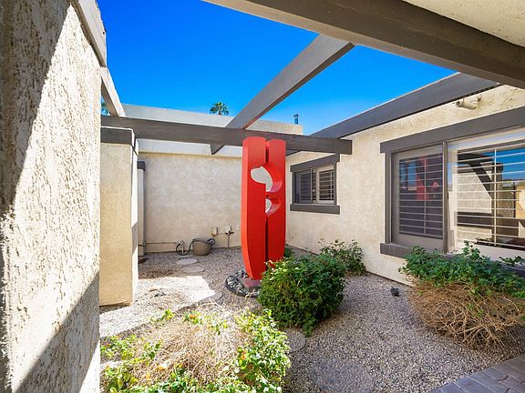 2nd image of 45449 Chocta Cir