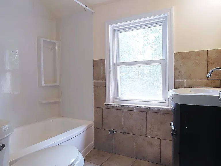 4996 Oakland Dr — Photo 11