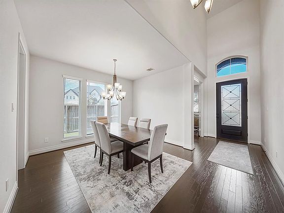 4th image of 3909 Lily Park Ln