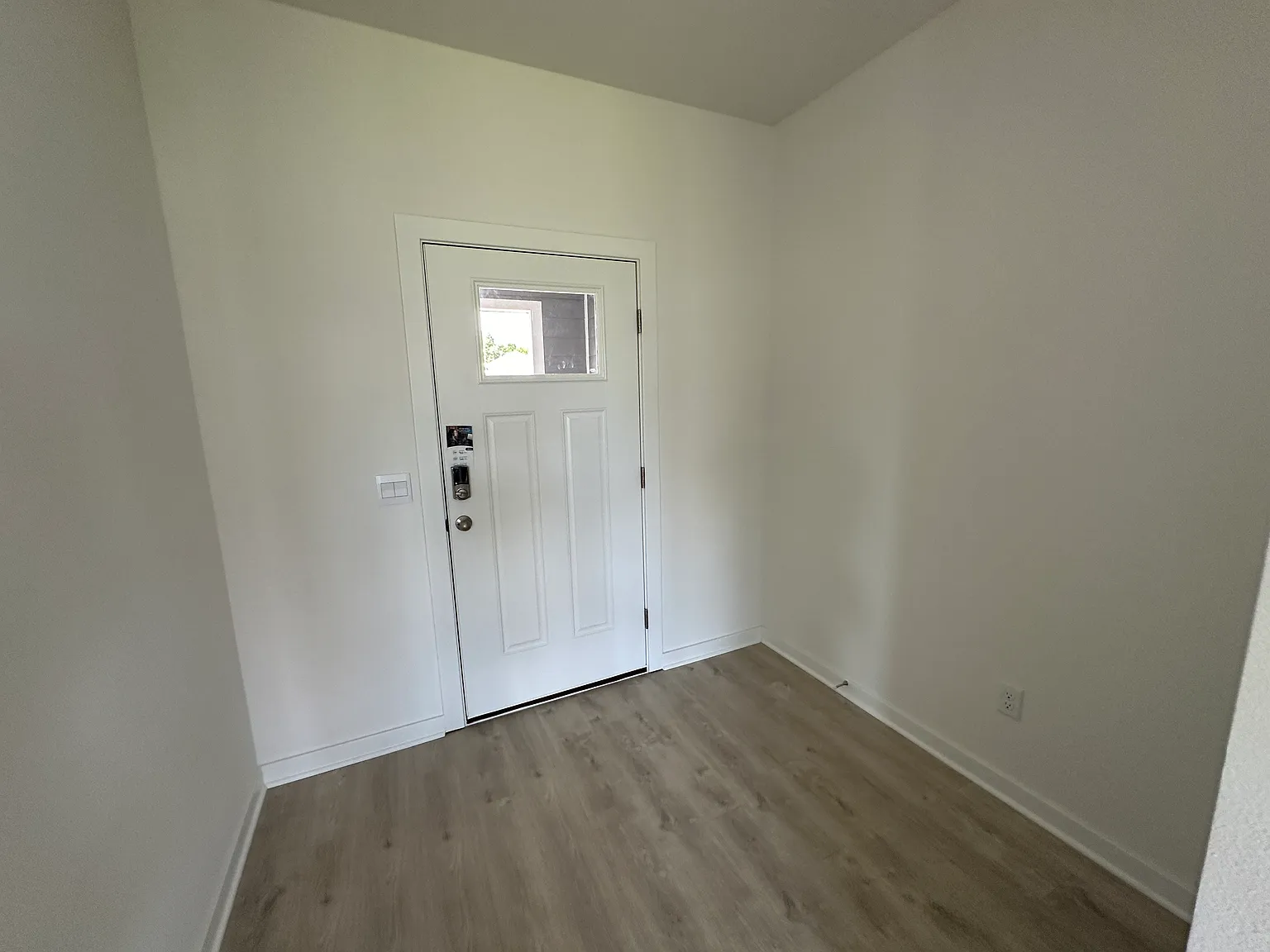 3 bed, 1600 sqft, $1,850 — Photo 3