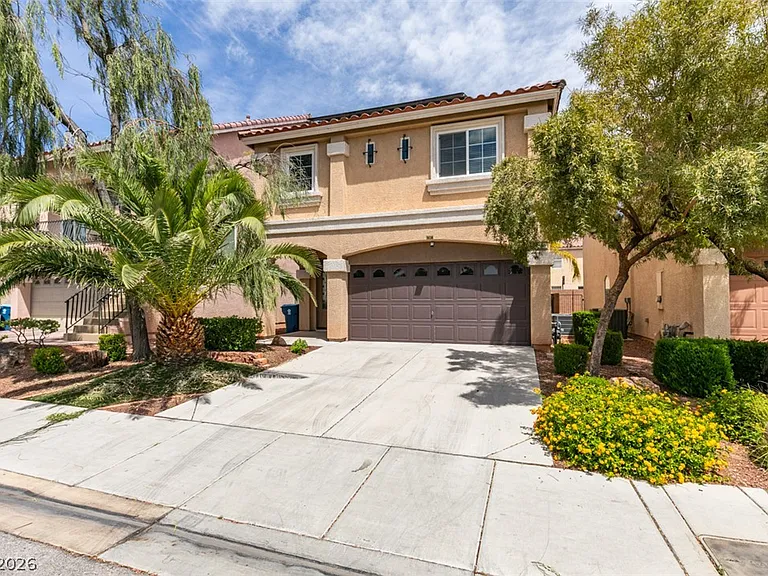 4586 W Camero Ave — Photo 2