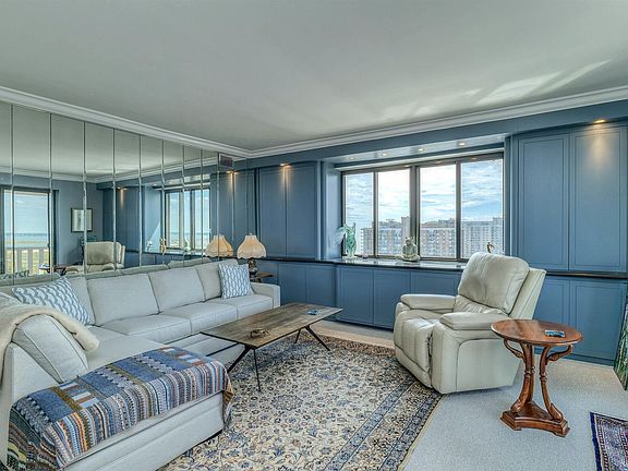 3rd image of 100 S Berkley Sq Penthouse 1N
