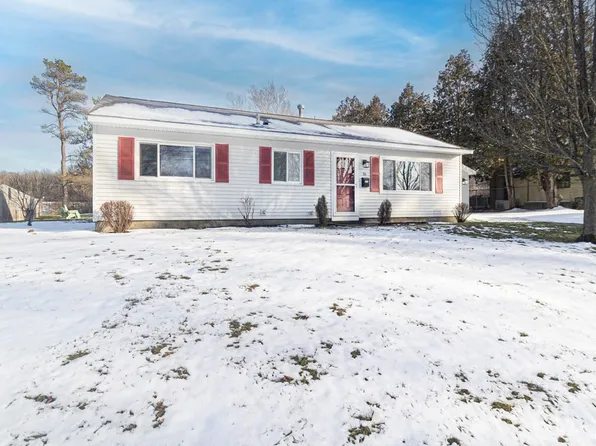 16 Arbor Dr, New Hartford, NY 13413