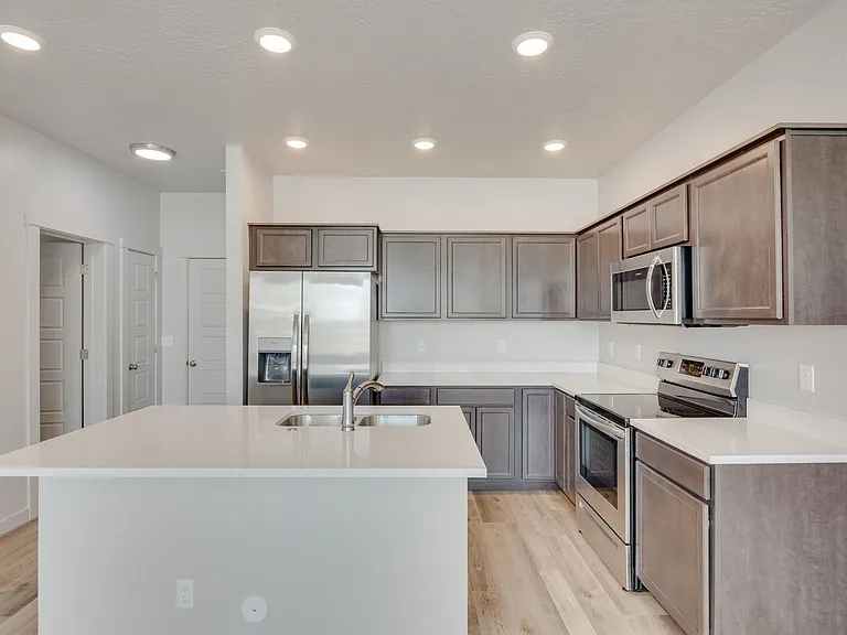 11223 W Knightsbridge Ct — Photo 6
