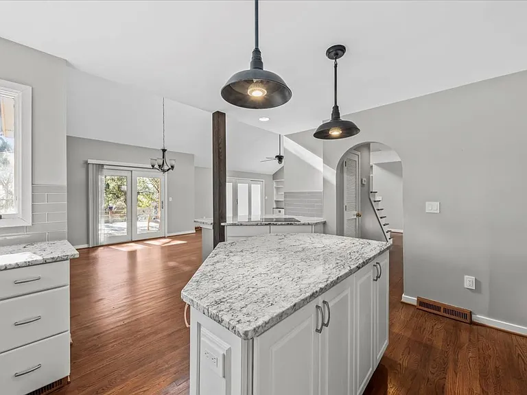 2051 Marsh Flower Ln — Photo 13
