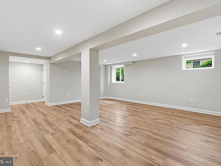 7825 Oldchester Rd — Photo 59