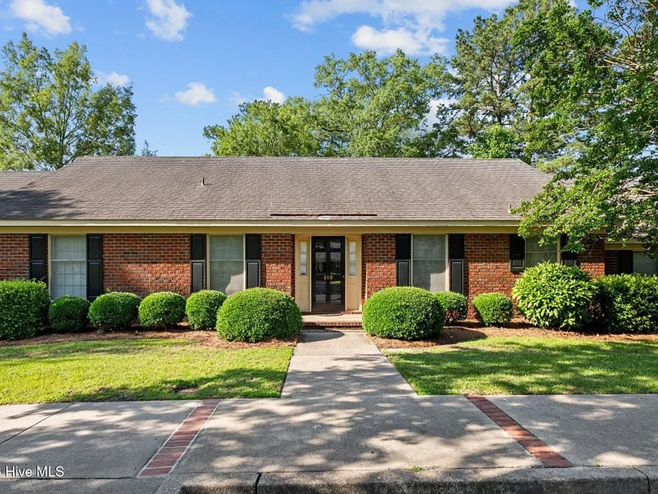 809 Greenbriar Rd