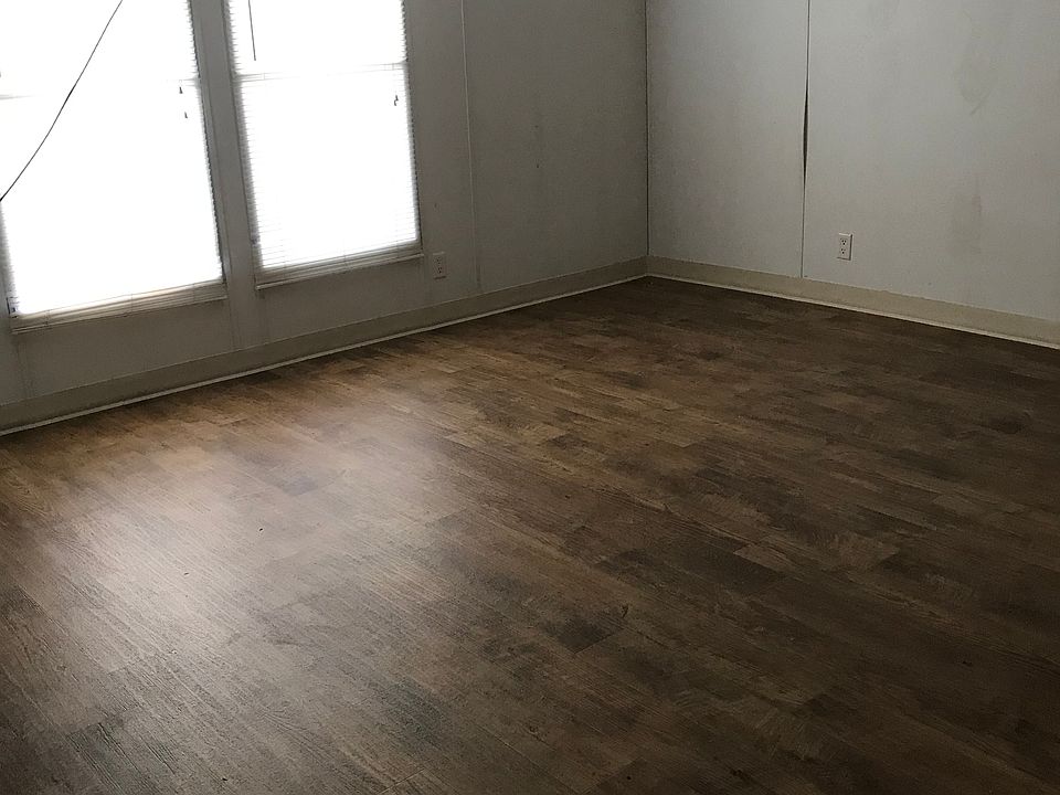 2nd image of 1003 Caviness Ave