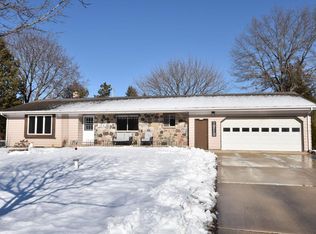 1918 Mapledale Rd, West Bend, WI 53090