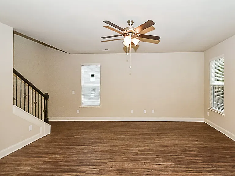 279 Faron Dr SW — Photo 4
