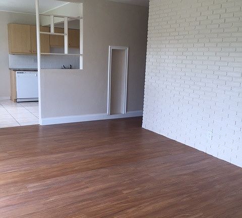 3rd image of 721 NE 43rd Ct