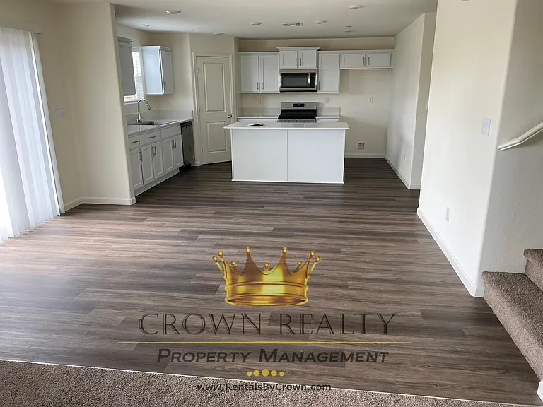 1109 E Elkhorn Ave — Photo 11