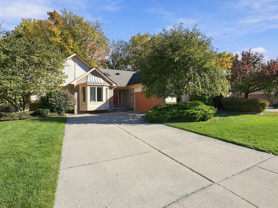 42170 Brianna Dr, photo 2