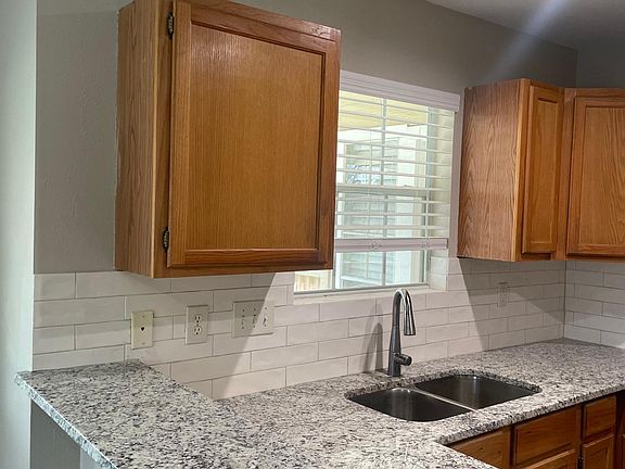 2nd image of 1161 Lovett St