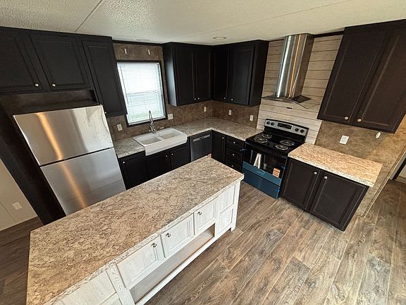 2nd image of 217 Cannon Ln