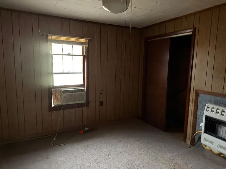 10010 Ferbie Rd — Photo 2
