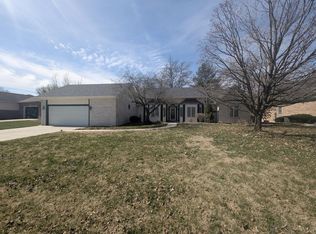 12 Legacy Dr, Granite City, IL 62040