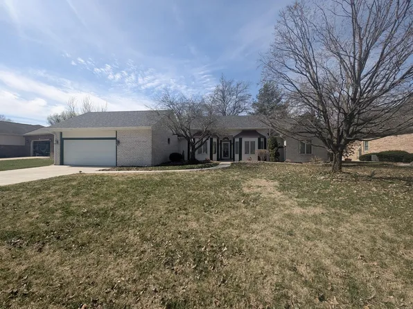 12 Legacy Dr, Granite City, IL 62040