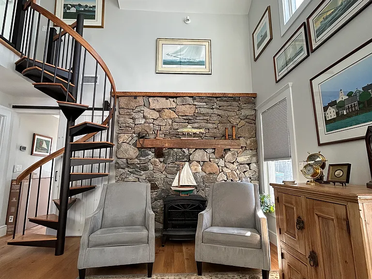 135 Elm St — Photo 5