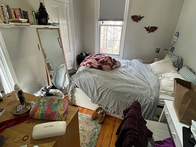 135 Hillside St #1B — Photo 9