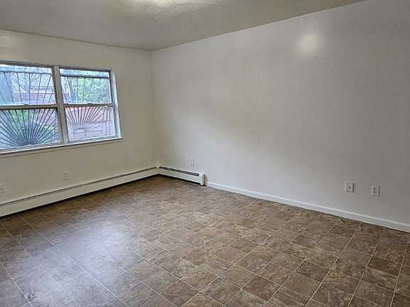 2nd image of 1497 Longfellow Ave #1