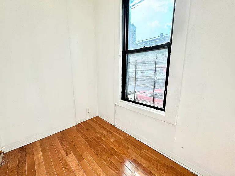 122 31st St #1R — Photo 19