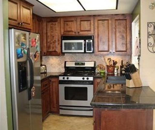 3rd image of 4835 Gardenia St