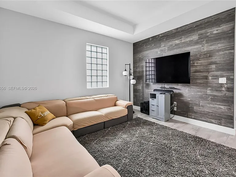 8645 NW 39th Ct — Photo 11