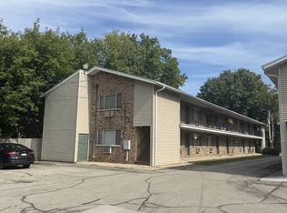 1138 E Walnut St #B, Green Bay, WI 54301