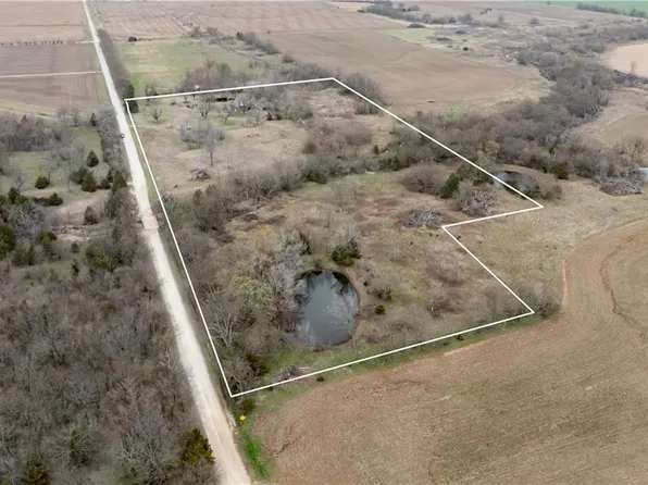 8753 Thomas Rd, Altoona, KS 66710