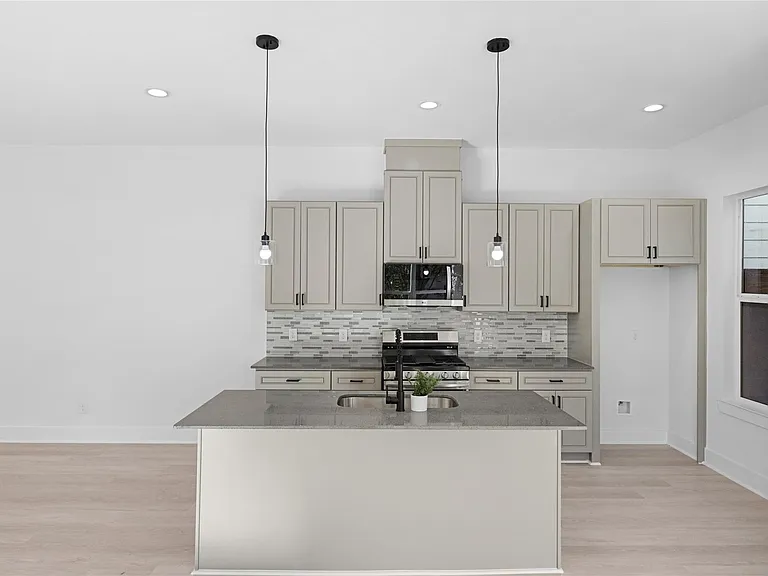 7905 Cora St #B — Photo 18