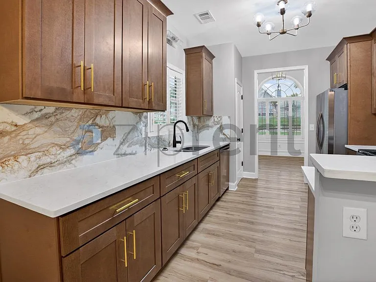 4584 Garden City Dr — Photo 14