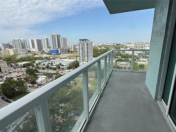 4th image of 1900 N Bayshore Dr APT 1911