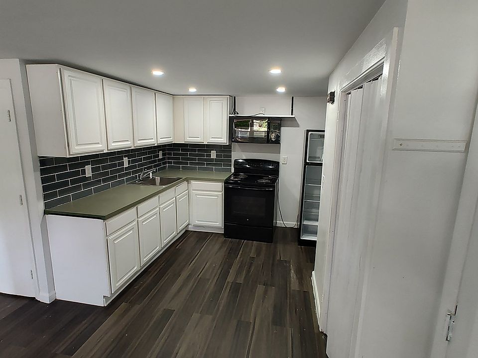 1st image of 425 W Elm St APT 1