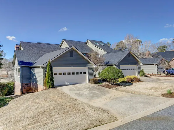 401 Hunters Cir, Greenville, SC 29617
