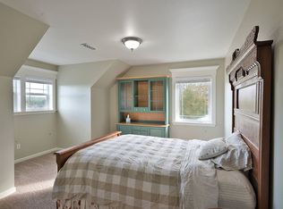 221 Belvedere St, Camano Island, WA 98282