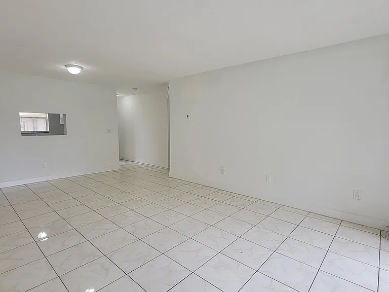 2800 NW 56th Ave #G107 — Photo 3