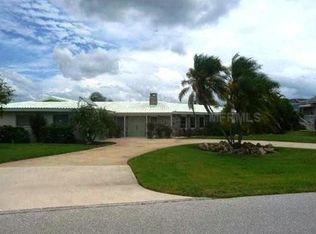 400 Coral Creek Dr, Cape Haze, FL 33946