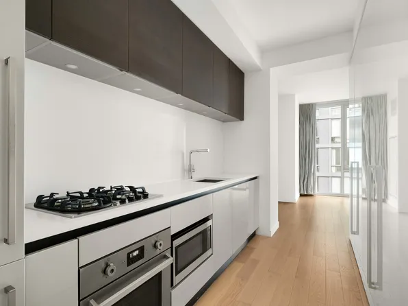540 West 49th Street 410N image 3 of 4