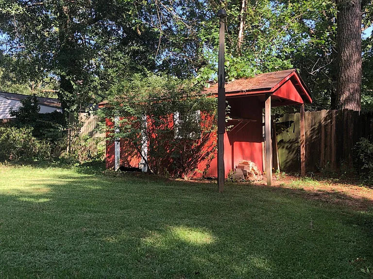 844 Lake Terrace Dr — Photo 2