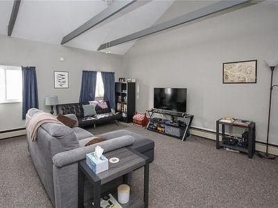 apt 2 living room