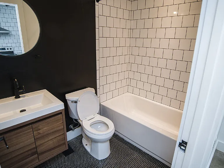 505 N Cameron St — Photo 9