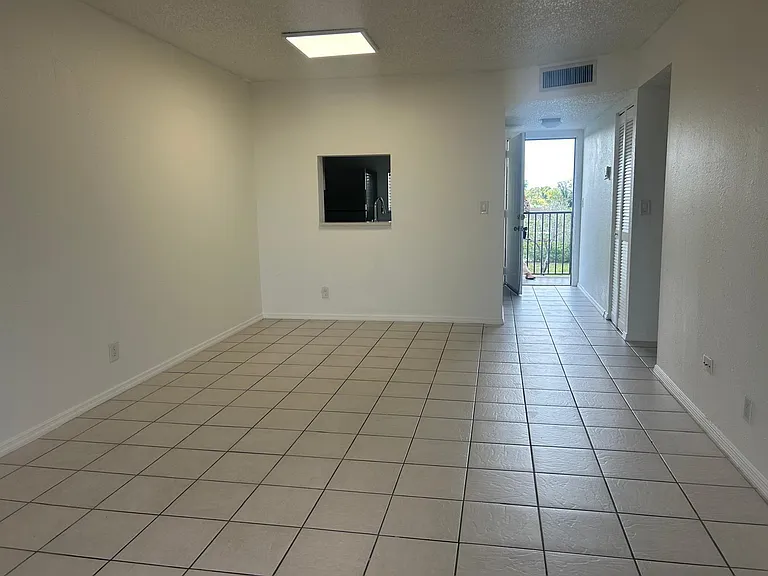 7860 NW 50th St #305 — Photo 3