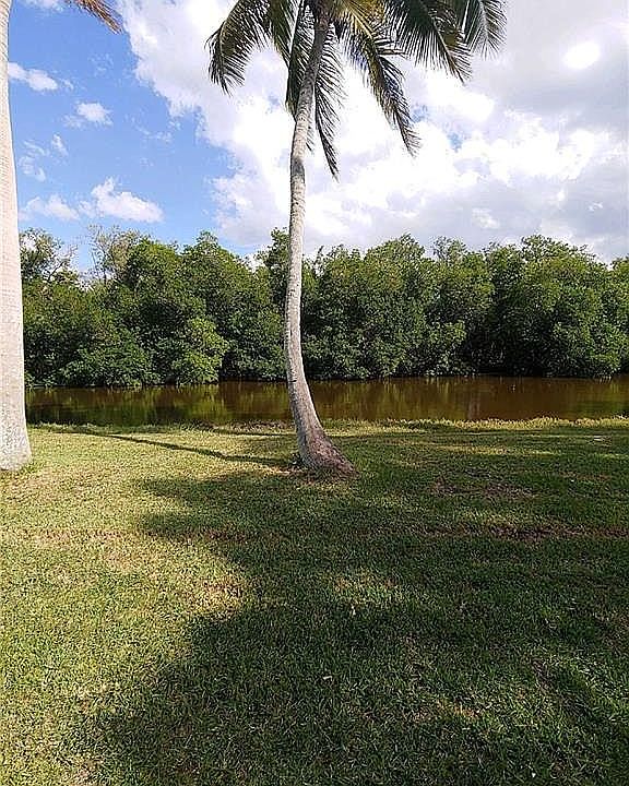1st image of 2 Plantation Pkwy