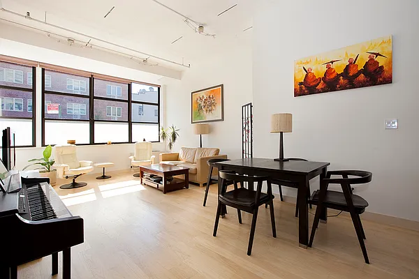 Sold by Modern Spaces | media 19