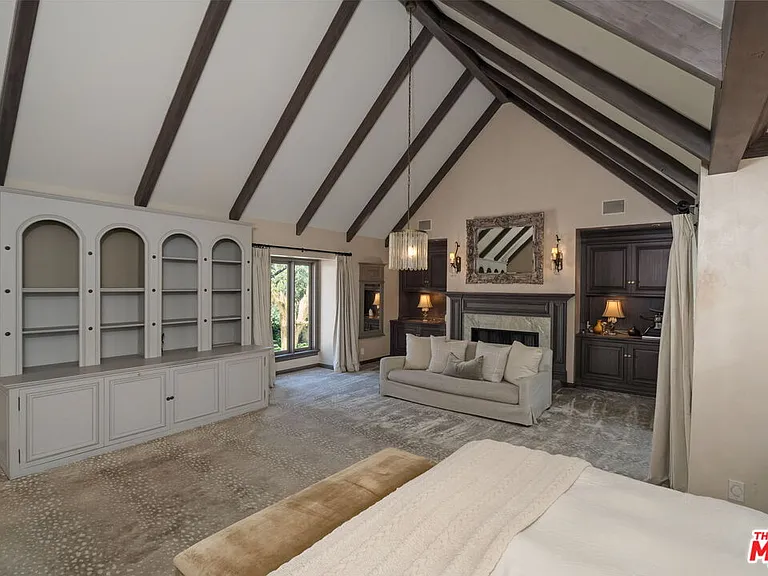575 N Beverly Glen Blvd — Photo 21