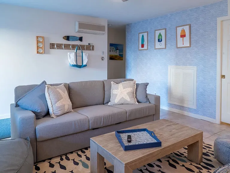 370 Ocean Ave — Photo 10