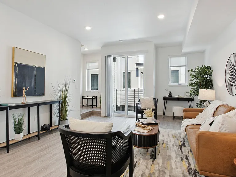 Central Park Townhomes — Photo 26