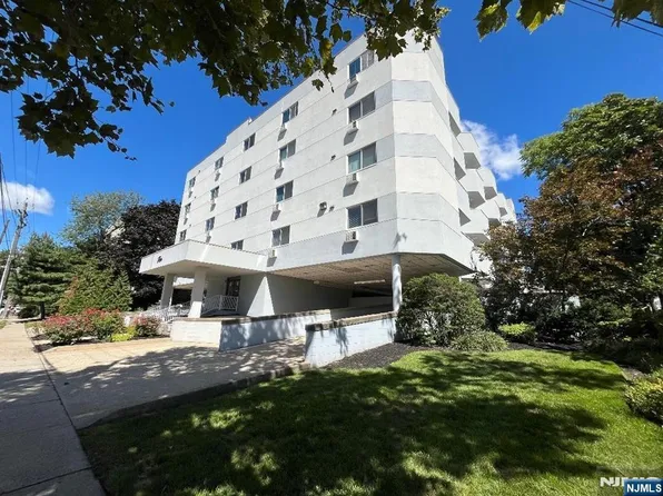 10 Orchard St APT 2H, Hackensack, NJ 07601